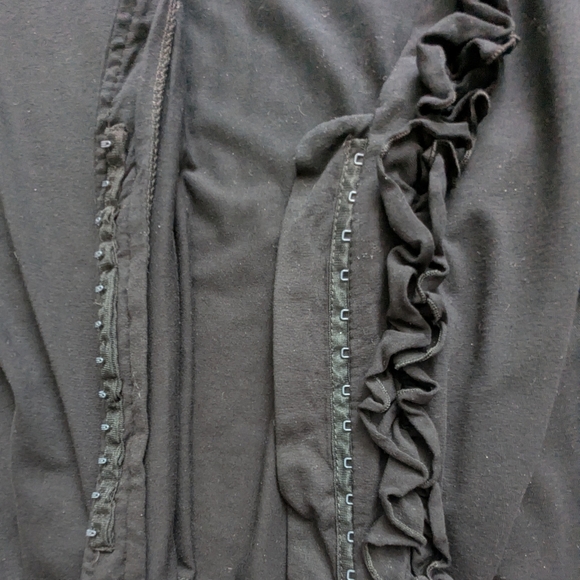 Cable & Gauge Women's Black Ruffled Top/Cardigan - Picture 4 of 14